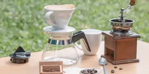 How does a drip coffee maker work - header image