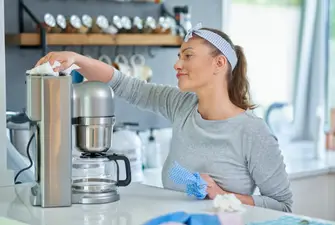 How to Easily Deep Clean Your Coffee Pot for Maximum Flavor
